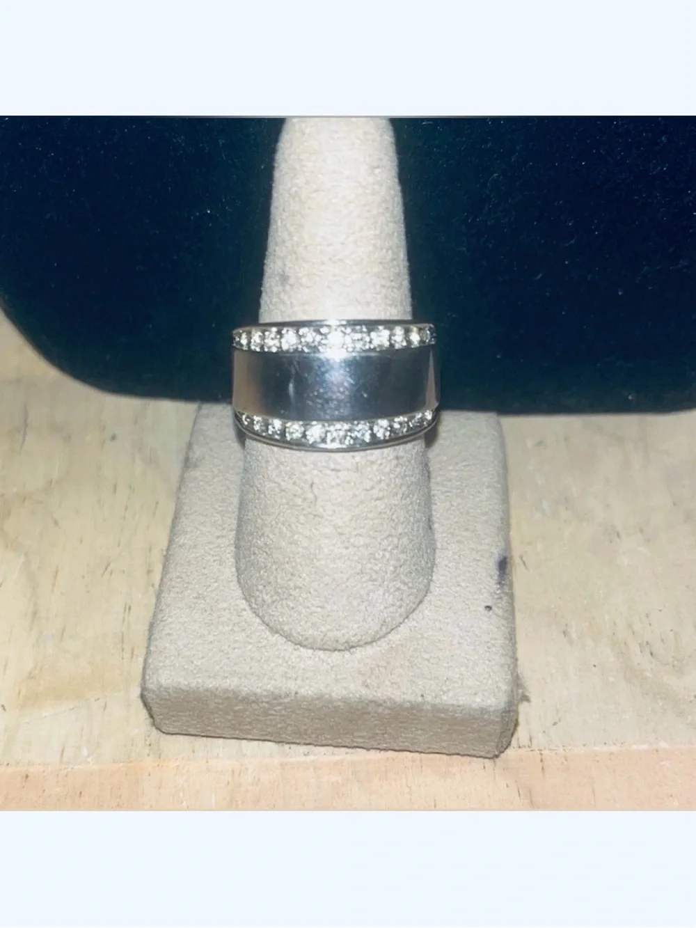 Silver Plated Ring With CZ Diamonds Size 8 EXCELLENT CONDITION!